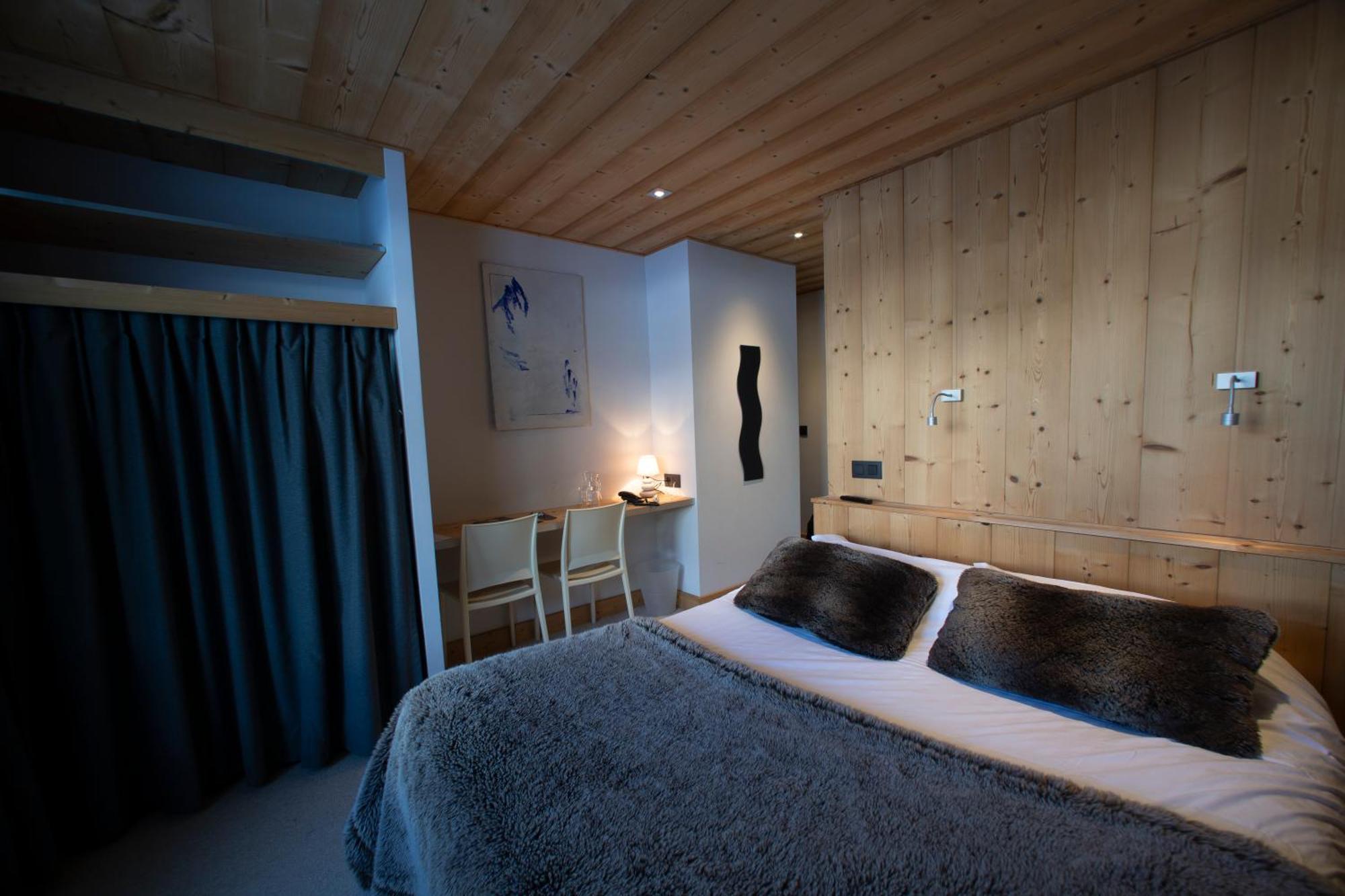 Les Rhodos 3* Cordon